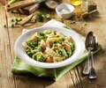 Pastapangerecht met groene groenten en kip (Artikelnummer 11251)